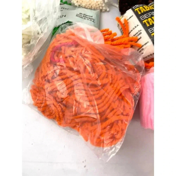 VTG Lot of 18 Bulky Heavy Rug Yarn Different Colors Bernat Brown Orange Yellow - Picture 9 of 15